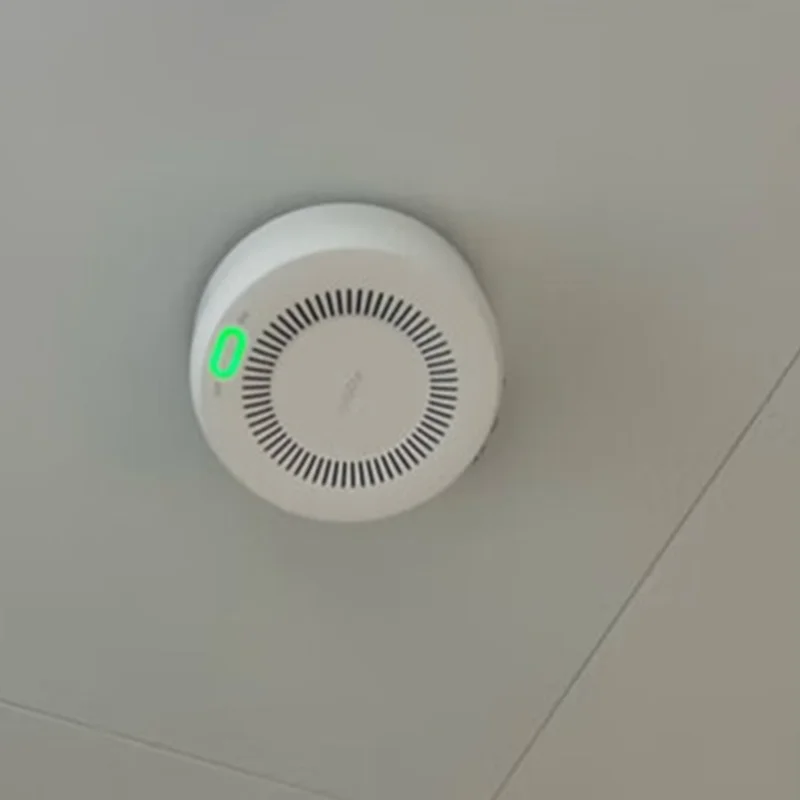 smart smoke detector sensor for home security with zigbee 3.0 and sound alert features - الصورة 7